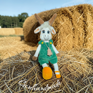Amigurumi technikával horgolt Kecske kézműves hazai termék