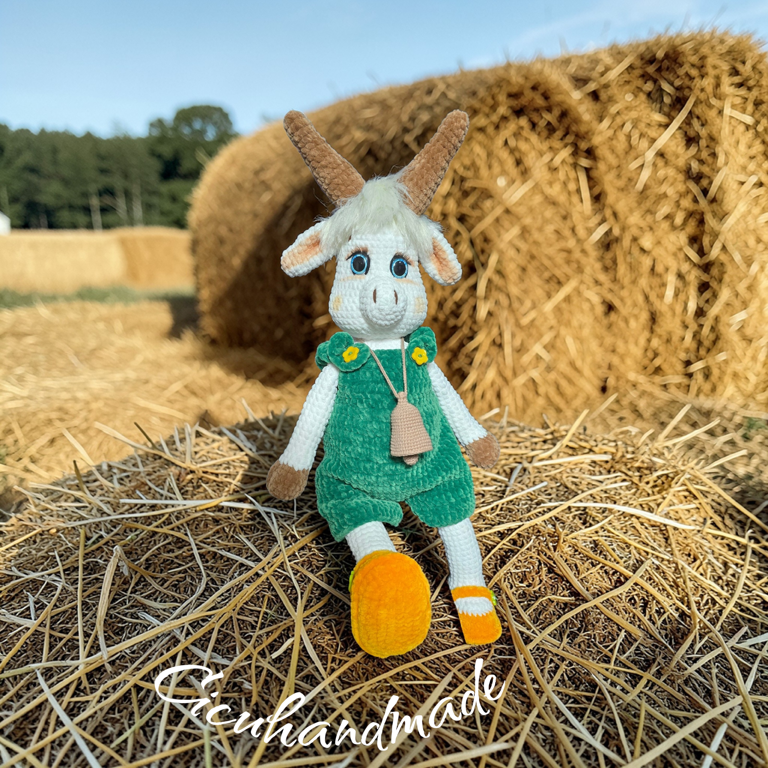 Amigurumi technikával horgolt Kecske kézműves hazai termék